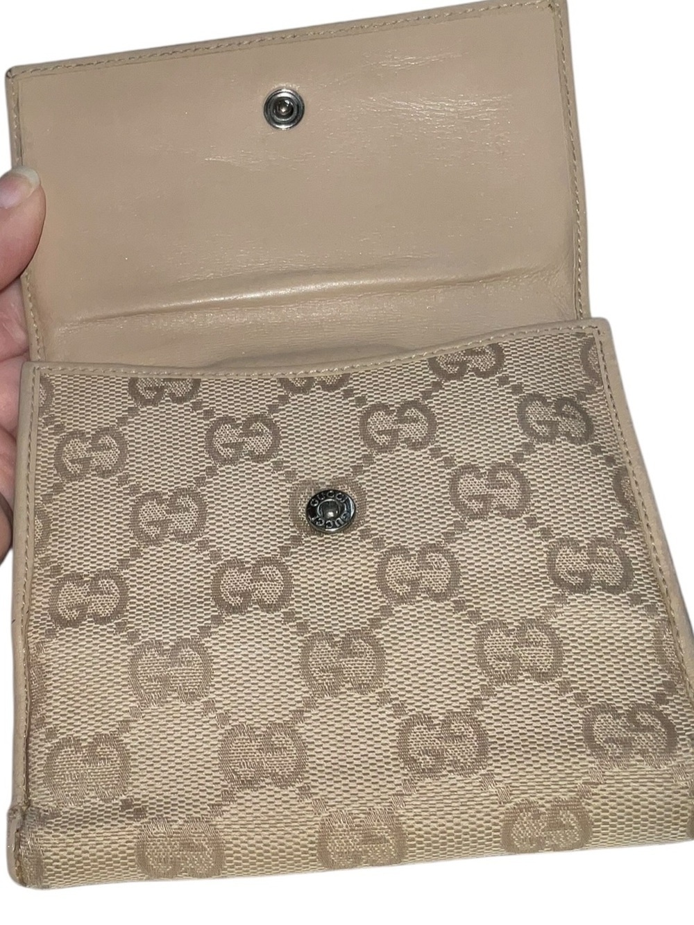 Gucci Vintage GG Canvas Tan Monogram Bifold Wallet - Picture 12 of 16